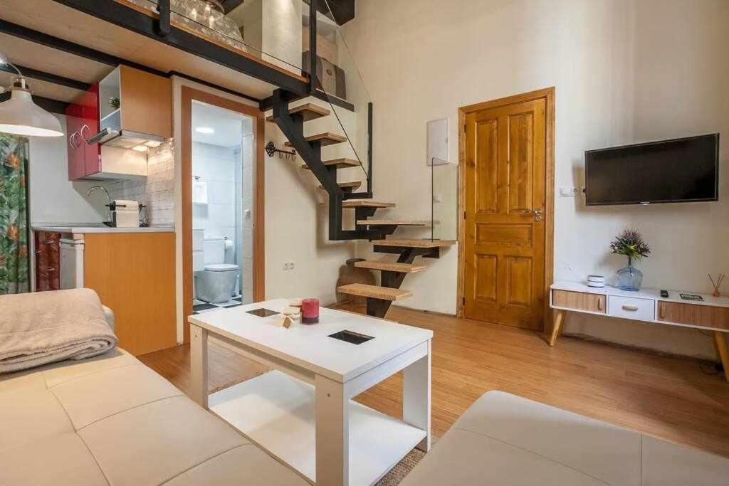 Monkeys Apartments El Arenal Santas Patronas Sevilla Eksteriør billede
