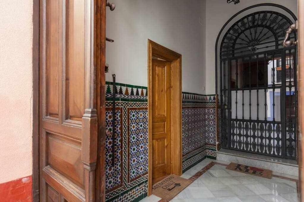 Monkeys Apartments El Arenal Santas Patronas Sevilla Eksteriør billede